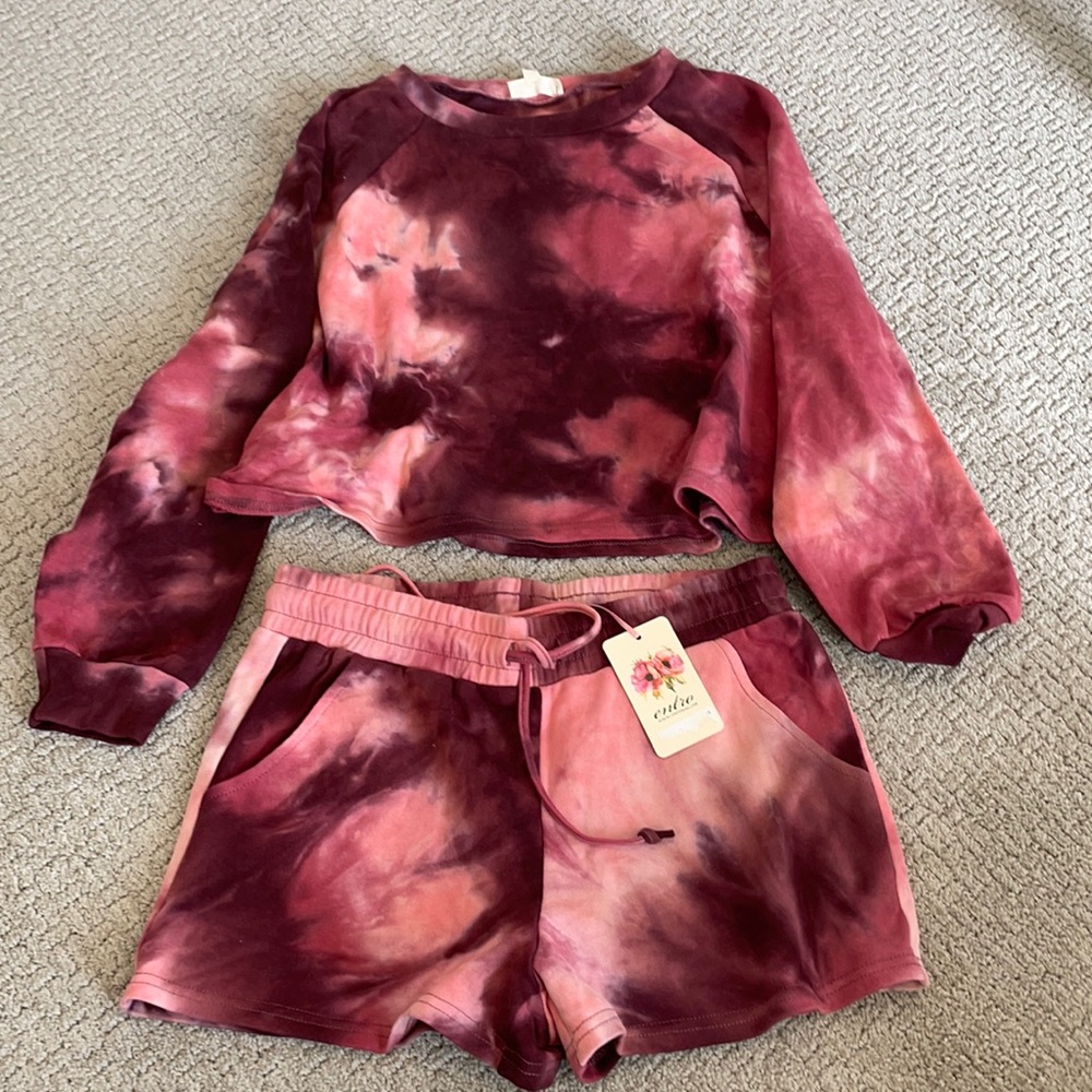 cozy tie-dye set